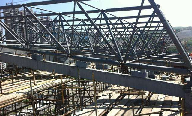 河北简述网架公司的黑色压型钢板的吊装步履